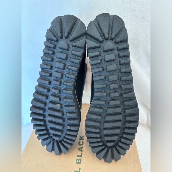 ALL BLACK Flatform Tread Shootie Sz 40.5/10 - Picture 6 of 7